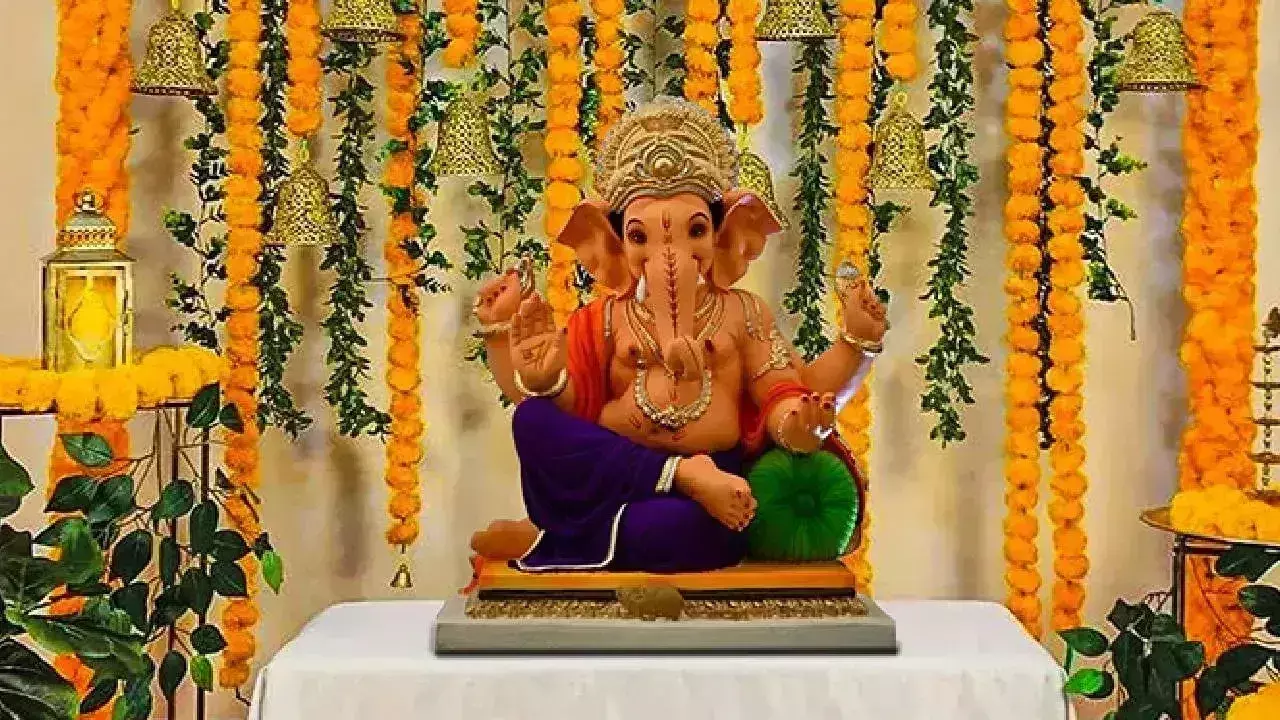 Ganeshashtakam: संकट हरने वाला पाठ, जानें विधि और लाभ Ganeshashtakam: संकट हरने वाला पाठ, जानें विधि और लाभ