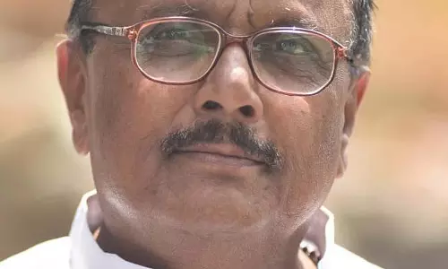 लोगों को जमीर के काम के बारे में बात करनी चाहिए: B.R. Patil लोगों को जमीर के काम के बारे में बात करनी चाहिए: B.R. Patil