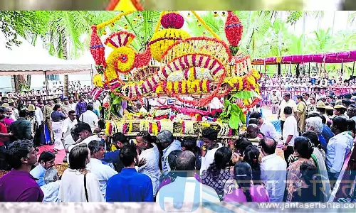 Channapatna : लोगों ने अभिनेत्री बी सरोजादेवी को अंतिम श्रद्धांजलि दी