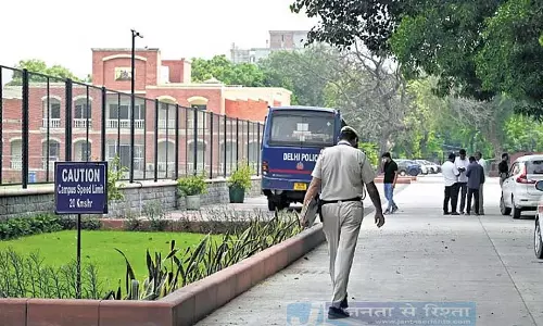 सेंट स्टीफंस कॉलेज, द्वारका स्कूल को बम की धमकी भरे मेल मिले