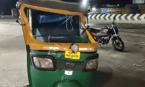 Karnataka : बस और ऑटो में टक्कर, चालक की मौत