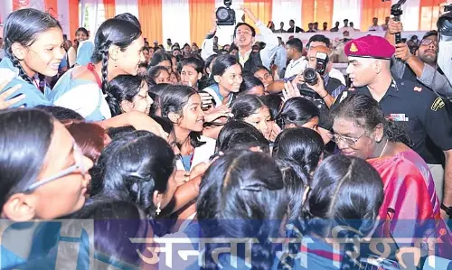 केवल नौकरी की तलाश न करें, नियोक्ता बनने का प्रयास करें: राष्ट्रपति Draupadi Murmu