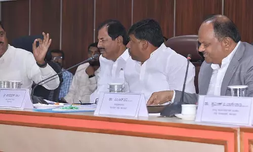 अतिक्रमण हटाने के लिए DCF में जुटे विधायक अतिक्रमण हटाने के लिए DCF में जुटे विधायक