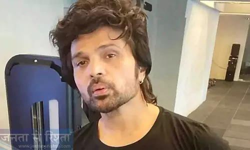 9 विचित्र हिमेश रेशमिया के गाने जो बहुत ही मादक