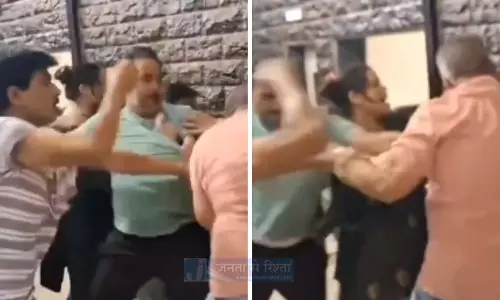 नालासोपारा के तुलिंज पुलिस स्टेशन में मारपीट का मामला सामने आया नालासोपारा के तुलिंज पुलिस स्टेशन में मारपीट का मामला सामने आया