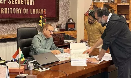 Ladakh के मुख्य सचिव ने सरकारी विभागों को रिक्त पदों को भरने को प्राथमिकता देने का निर्देश दिया
