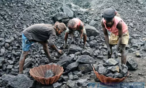 सुरेंद्रनगर में अवैध कार्बोसेल खनन का पर्दाफाश, लाखों का माल जब्त सुरेंद्रनगर में अवैध कार्बोसेल खनन का पर्दाफाश, लाखों का माल जब्त