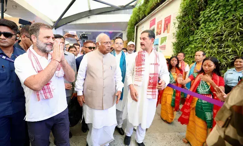 Assam कांग्रेस ने खड़गे-राहुल की मौजूदगी में दिखाई एकजुटता