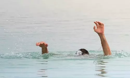 Kerala :  पूर्व राज्य तैराकी चैंपियन ने मंदिर के तालाब से डूबते व्यक्ति को बचाया