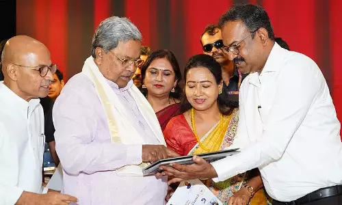 Karnataka: नर्सों के पंजीकरण के लिए नई डिजिलॉकर तकनीक शुरू Karnataka: नर्सों के पंजीकरण के लिए नई डिजिलॉकर तकनीक शुरू