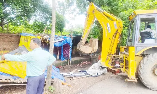 Dhanbad: हीरापुर सब्जी मंडी में जेबकतरी की कोशिश नाकाम, तीन गिरफ्तार