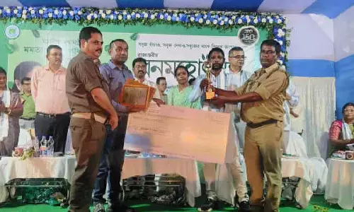 Buxa Tiger Reserve की पशु चिकित्सा टीम को सर्वश्रेष्ठ वन्यजीव बचाव पुरस्कार 2025 प्राप्त हुआ Buxa Tiger Reserve की पशु चिकित्सा टीम को सर्वश्रेष्ठ वन्यजीव बचाव पुरस्कार 2025 प्राप्त हुआ