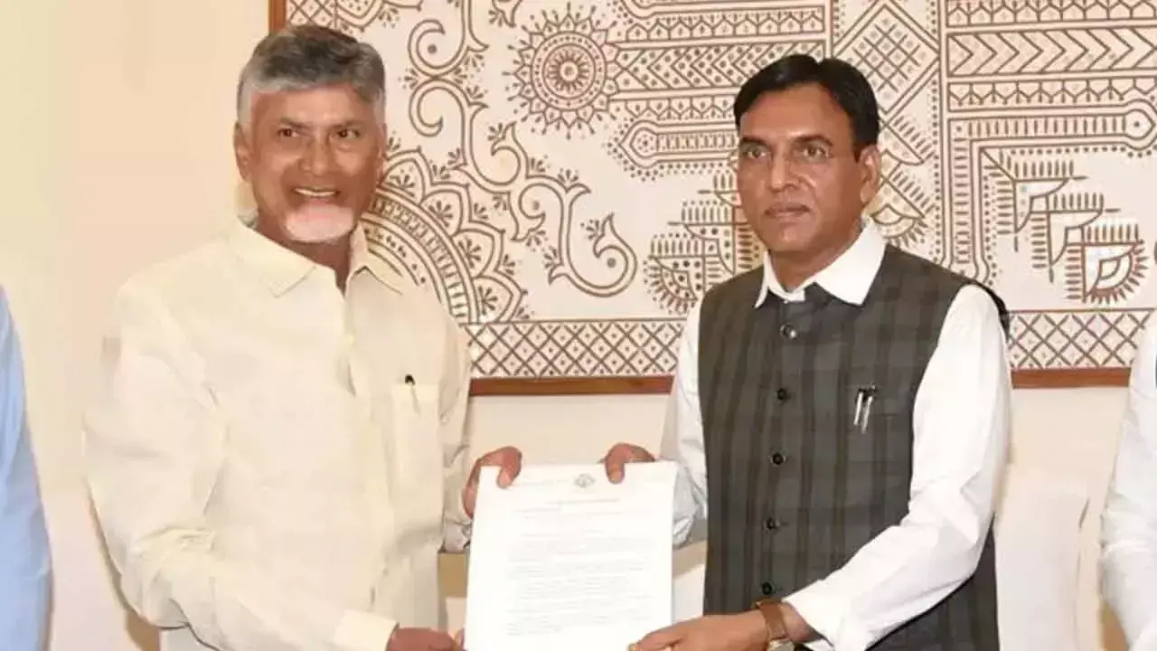 Andhra: चंद्रबाबू ने दिल्ली में केंद्रीय मंत्री मनसुख मंडाविया से मुलाकात की
