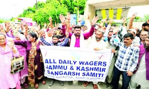 अखिल J&K दैनिक वेतनभोगी संघर्ष समिति ने 1 अगस्त से हड़ताल की घोषणा की