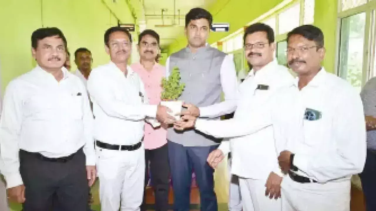 Andhra: बेजवाड़ा बार एसोसिएशन सार्वजनिक स्वच्छता की वकालत करता है Andhra: बेजवाड़ा बार एसोसिएशन सार्वजनिक स्वच्छता की वकालत करता है
