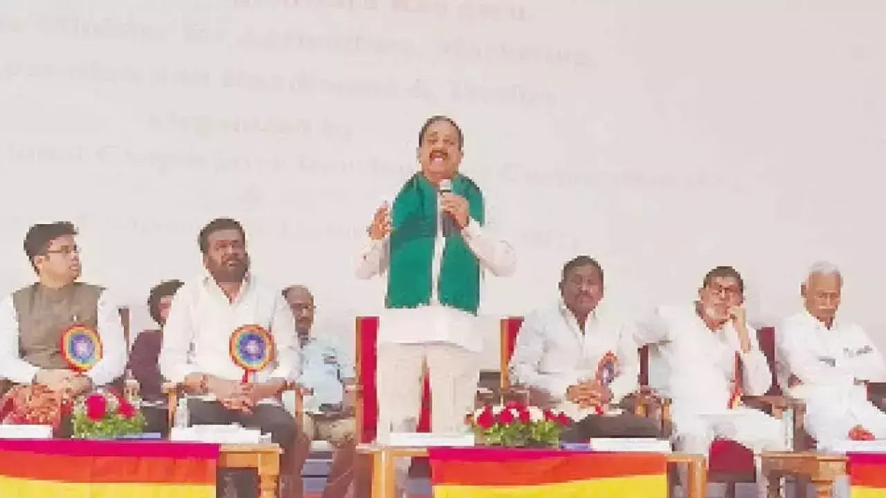Telangana: मंत्री ने बैंकों से कृषि क्षेत्र के लिए ऋण बढ़ाने का आग्रह किया