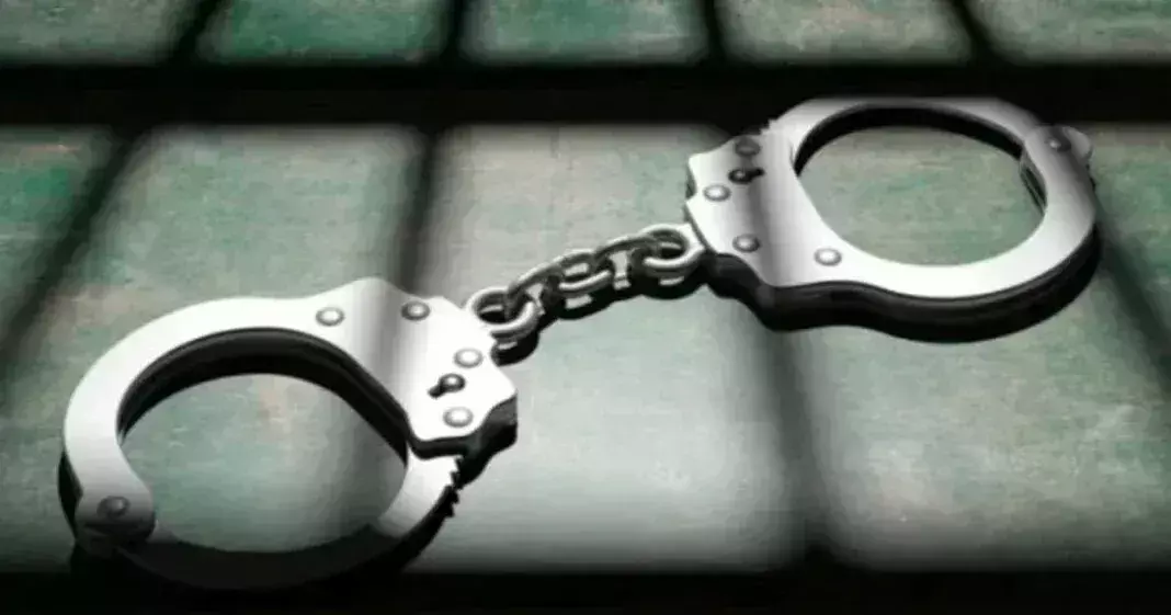Manipur में वाहन चोर गिरफ्तार, पुलिस ने की त्वरित कार्रवाई Manipur में वाहन चोर गिरफ्तार, पुलिस ने की त्वरित कार्रवाई