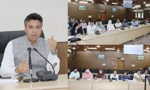 DC बडगाम ने स्वास्थ्य क्षेत्र के प्रदर्शन की समीक्षा की