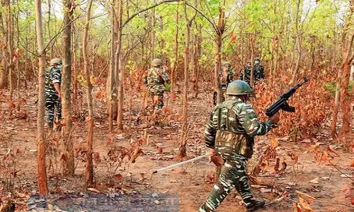 Jharkhand : नक्सल विरोधी अभियान में गोली लगने से कोबरा जवान की मौत Jharkhand : नक्सल विरोधी अभियान में गोली लगने से कोबरा जवान की मौत