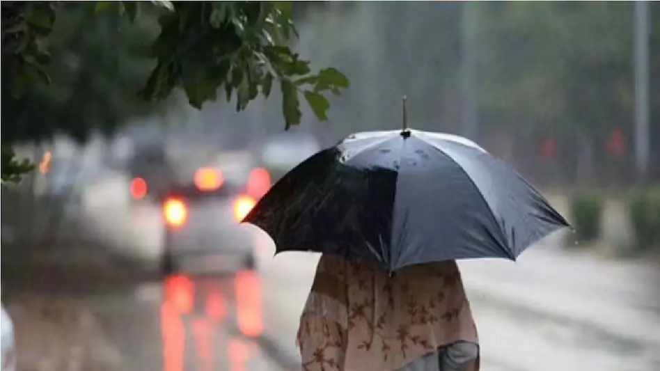 छत्तीसगढ़: झमाझम बारिश बढ़ाएगी लोगों की मुश्किलें, इन जिलों के लिए अलर्ट जारी! छत्तीसगढ़: झमाझम बारिश बढ़ाएगी लोगों की मुश्किलें, इन जिलों के लिए अलर्ट जारी!