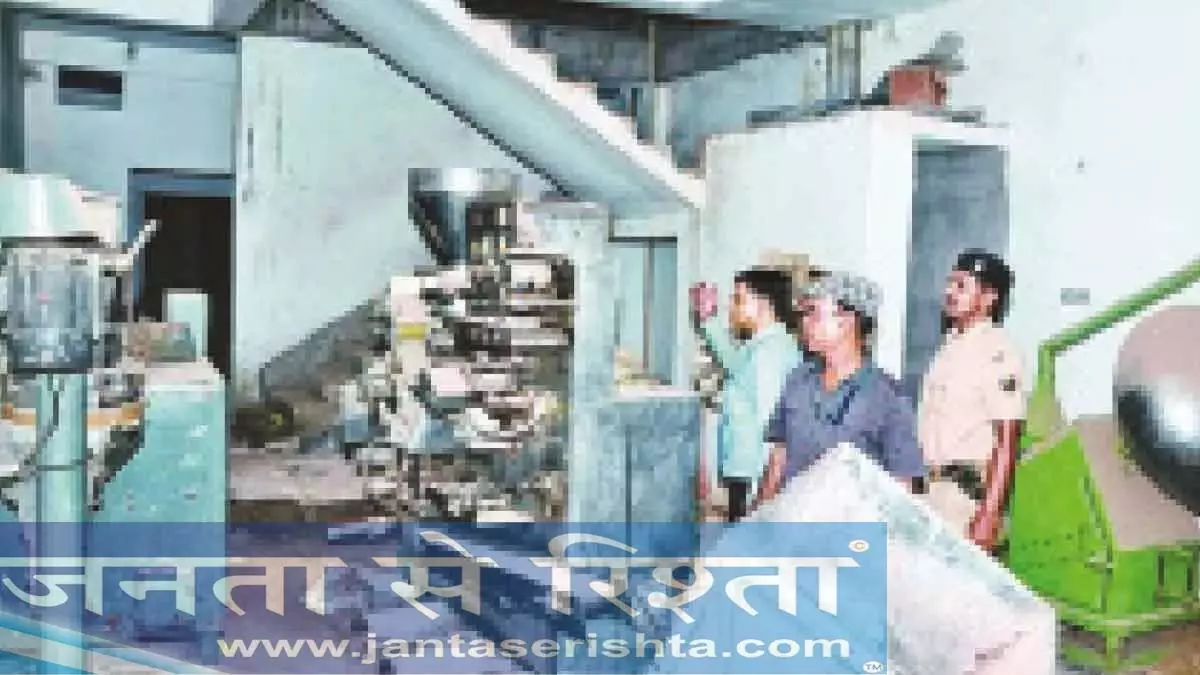 ड्रग्स फैक्ट्री का भंडाफोड़; रसायन जब्त, सरगना गिरफ्तार ड्रग्स फैक्ट्री का भंडाफोड़; रसायन जब्त, सरगना गिरफ्तार