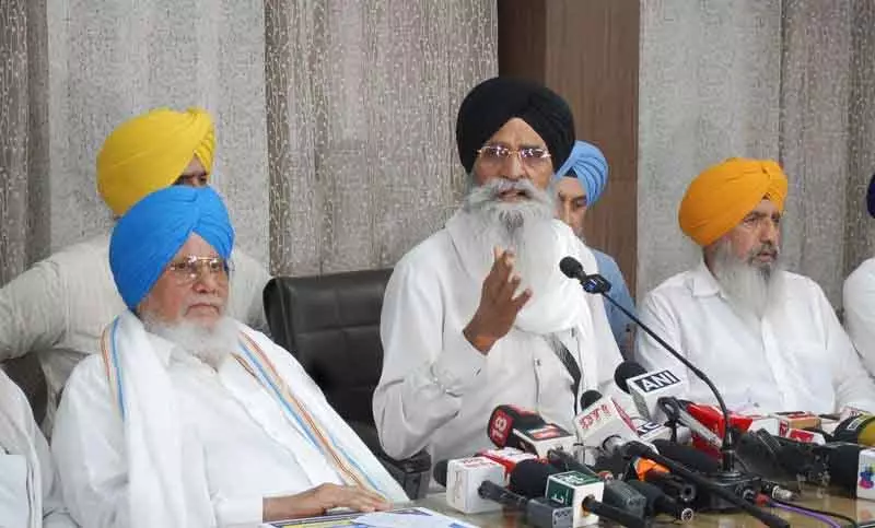 Golden Temple को लगातार तीसरे दिन बम से उड़ाने की धमकी Golden Temple को लगातार तीसरे दिन बम से उड़ाने की धमकी