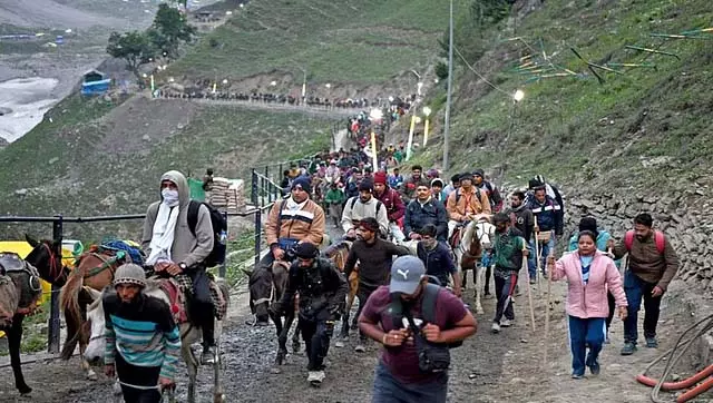 भारी बारिश से भूस्खलन: एक महिला की मौत, अमरनाथ यात्रा रुकी भारी बारिश से भूस्खलन: एक महिला की मौत, अमरनाथ यात्रा रुकी