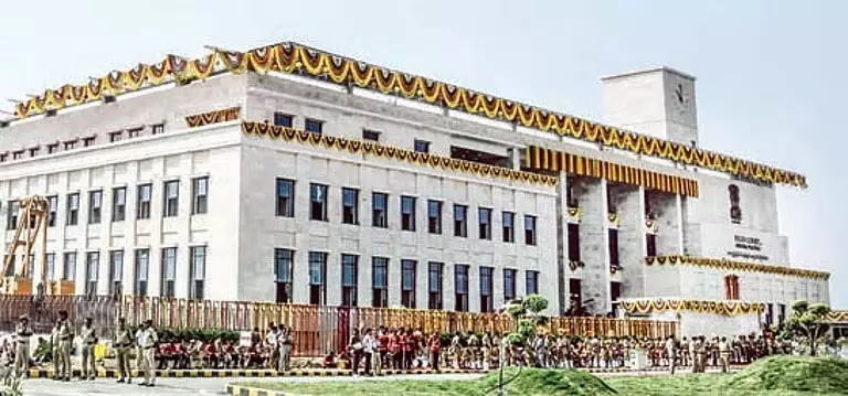 Andhra प्रदेश उच्च न्यायालय ने सरकारी कल्याण छात्रावासों की खराब स्थिति पर कड़ी आपत्ति जताई Andhra प्रदेश उच्च न्यायालय ने सरकारी कल्याण छात्रावासों की खराब स्थिति पर कड़ी आपत्ति जताई
