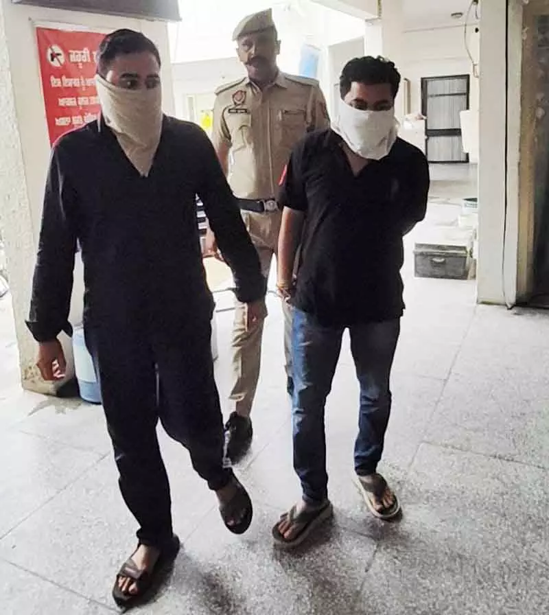 अबोहर के कारोबारी की हत्या के मामले में MP के दो निवासी गिरफ्तार अबोहर के कारोबारी की हत्या के मामले में MP के दो निवासी गिरफ्तार