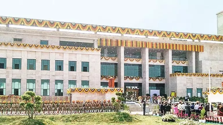 सड़क विक्रेताओं को नए लाइसेंस जारी न करें: Andhra Pradesh HC सड़क विक्रेताओं को नए लाइसेंस जारी न करें: Andhra Pradesh HC