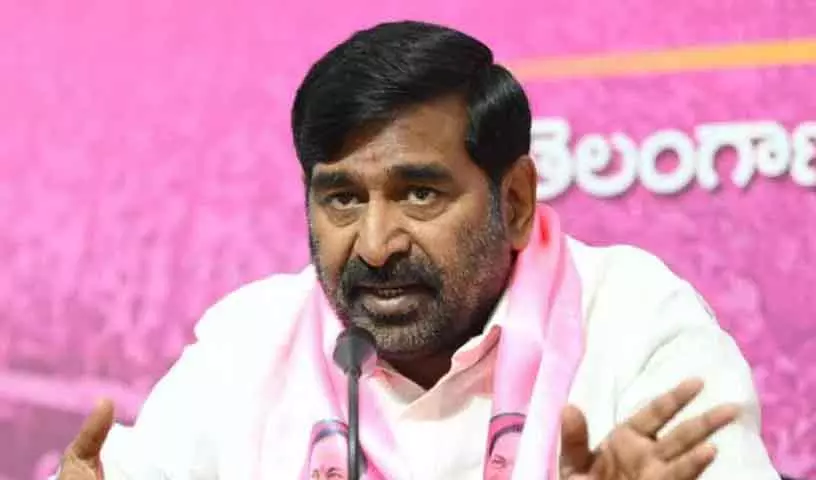 रेवंत तेलंगाना के अधिकार आंध्र प्रदेश को सौंप रहे: BRS MLA Jagadish Reddy रेवंत तेलंगाना के अधिकार आंध्र प्रदेश को सौंप रहे: BRS MLA Jagadish Reddy