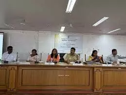 महिला संघ ने सीमन के खिलाफ शिकायत दर्ज कराई महिला संघ ने सीमन के खिलाफ शिकायत दर्ज कराई
