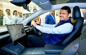 मुंबई के बाद टेस्ला दिल्ली में भी खोलेगी शोरूम मुंबई के बाद टेस्ला दिल्ली में भी खोलेगी शोरूम