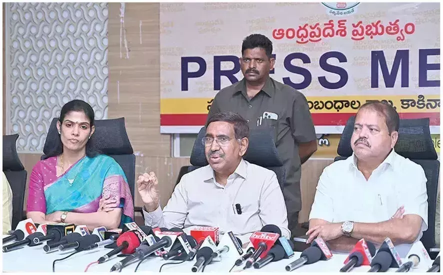 Andhra: अधिकारियों को दिसंबर तक TIDCO आवास पूरा करने का निर्देश Andhra: अधिकारियों को दिसंबर तक TIDCO आवास पूरा करने का निर्देश