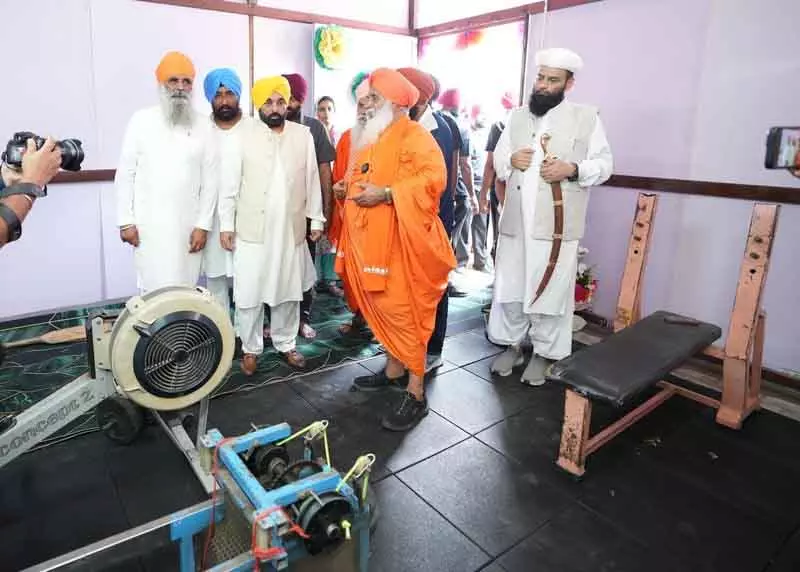 अनपढ़ लोग कानून से डरते, शिक्षित लोग इसका उल्लंघन करते: Sechewal अनपढ़ लोग कानून से डरते, शिक्षित लोग इसका उल्लंघन करते: Sechewal
