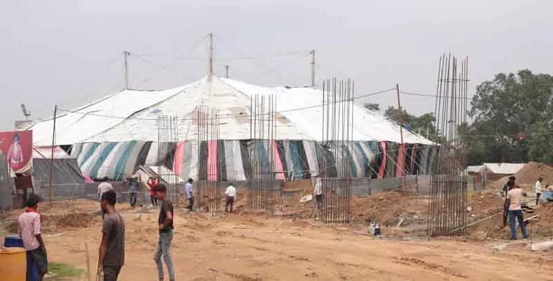 Jalandhar के बर्ल्टन पार्क में स्पोर्ट्स हब परियोजना स्थल पर सर्कस और बाज़ार की शुरुआत Jalandhar के बर्ल्टन पार्क में स्पोर्ट्स हब परियोजना स्थल पर सर्कस और बाज़ार की शुरुआत
