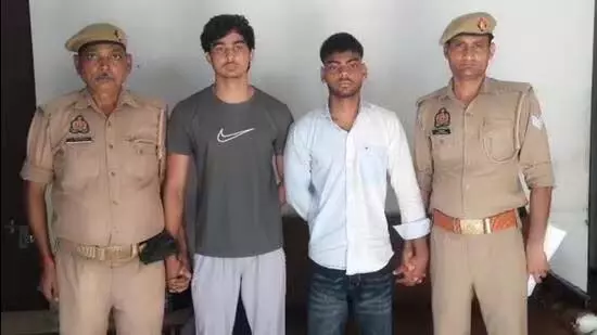 Ghaziabad: नाबालिग लड़की से बलात्कार के मामले में 2 गिरफ्तार, दो फरार Ghaziabad: नाबालिग लड़की से बलात्कार के मामले में 2 गिरफ्तार, दो फरार