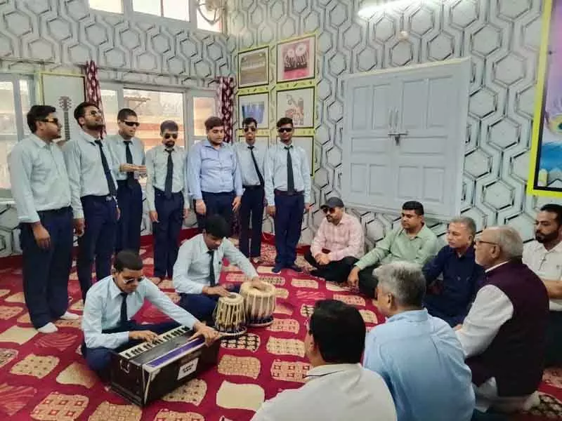 Malerkotla संस्थान दृष्टिबाधित छात्रों में सांस्कृतिक एकता का संचार करता Malerkotla संस्थान दृष्टिबाधित छात्रों में सांस्कृतिक एकता का संचार करता