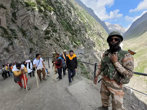 लगातार बारिश के कारण अमरनाथ यात्रा आज के लिए स्थगित लगातार बारिश के कारण अमरनाथ यात्रा आज के लिए स्थगित