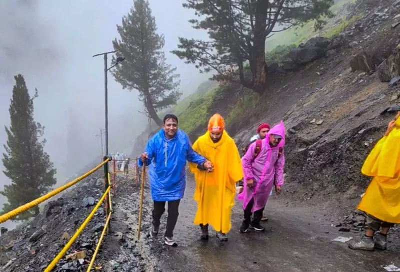 खराब मौसम के कारण Jammu से अमरनाथ यात्रा स्थगित खराब मौसम के कारण Jammu से अमरनाथ यात्रा स्थगित