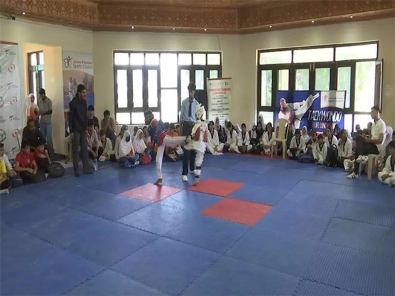Kashmir में युवाओं के बीच मार्शल आर्ट की लोकप्रियता बढ़ी Kashmir में युवाओं के बीच मार्शल आर्ट की लोकप्रियता बढ़ी
