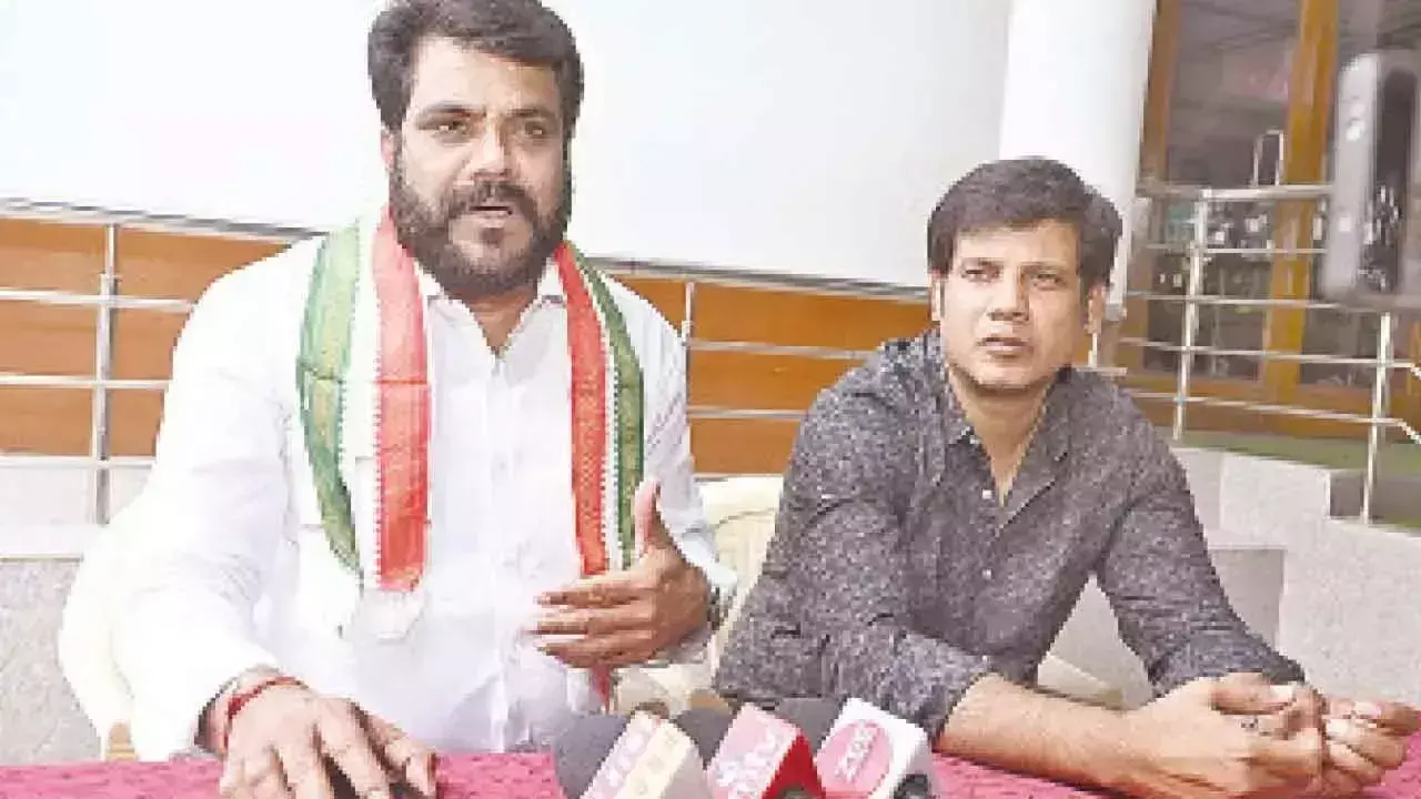 Telangana: कांग्रेस नेता ने कहा, बी.सी. आरक्षण ऐतिहासिक है Telangana: कांग्रेस नेता ने कहा, बी.सी. आरक्षण ऐतिहासिक है