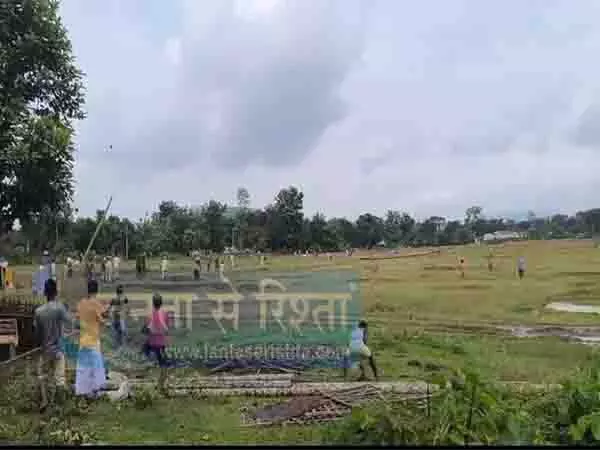 Assam के गोलपाड़ा में बेदखली अभियान के दौरान पुलिस पर हमला Assam के गोलपाड़ा में बेदखली अभियान के दौरान पुलिस पर हमला