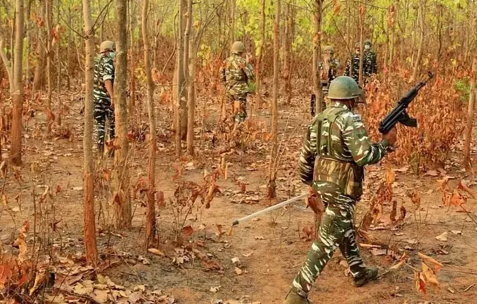 नक्सल विरोधी अभियान में शहीद हुए CRPF जवान प्राणेश्वर कोच को अश्रुपूर्ण विदाई दी नक्सल विरोधी अभियान में शहीद हुए CRPF जवान प्राणेश्वर कोच को अश्रुपूर्ण विदाई दी