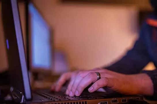 अवैध कॉल सेंटर चलाने के आरोप में 10 गिरफ्तार अवैध कॉल सेंटर चलाने के आरोप में 10 गिरफ्तार