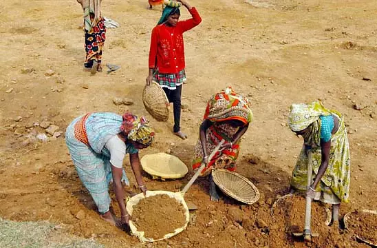 बैठक में MGNREGA बकाया को लेकर राज्य को कोई स्पष्ट निर्देश नहीं मिला बैठक में MGNREGA बकाया को लेकर राज्य को कोई स्पष्ट निर्देश नहीं मिला