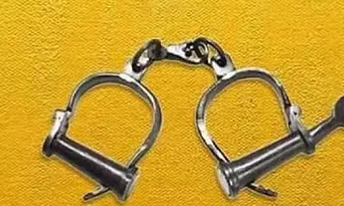 2.5 करोड़ की धोखाधड़ी: AIADMK की पूर्व कार्यकारिणी का सहयोगी गिरफ्तार