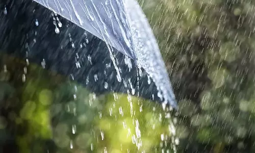 कर्नाटक में भारी बारिश विभिन्न स्थानों पर भारी बारिश: सामान्य जनजीवन अस्त-व्यस्त कर्नाटक में भारी बारिश विभिन्न स्थानों पर भारी बारिश: सामान्य जनजीवन अस्त-व्यस्त