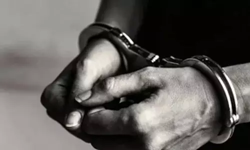 पूर्व मंगेतर पर हमला करने का प्रयास करने वाला व्यक्ति गिरफ्तार पूर्व मंगेतर पर हमला करने का प्रयास करने वाला व्यक्ति गिरफ्तार