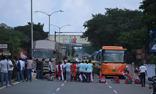 छात्र की मौत के विरोध में कांग्रेस के विरोध प्रदर्शन के कारण Odisha बंद से राज्य ठप रहा छात्र की मौत के विरोध में कांग्रेस के विरोध प्रदर्शन के कारण Odisha बंद से राज्य ठप रहा